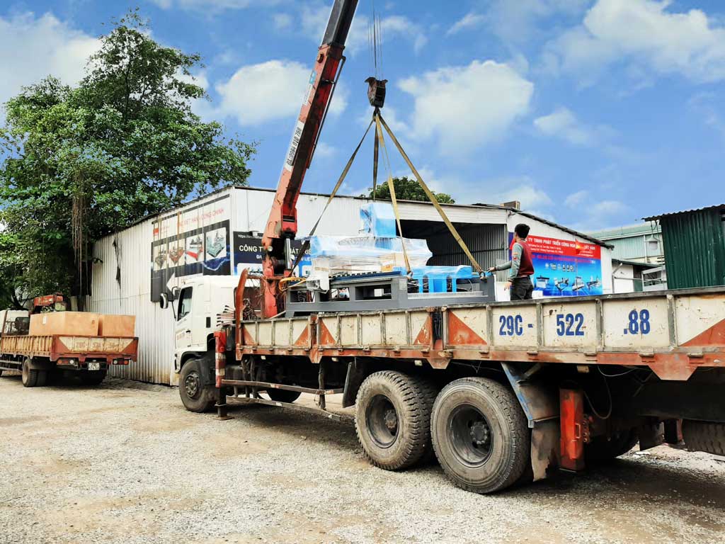 Đòng gói và vận chuyển tại CNC Việt Hàn