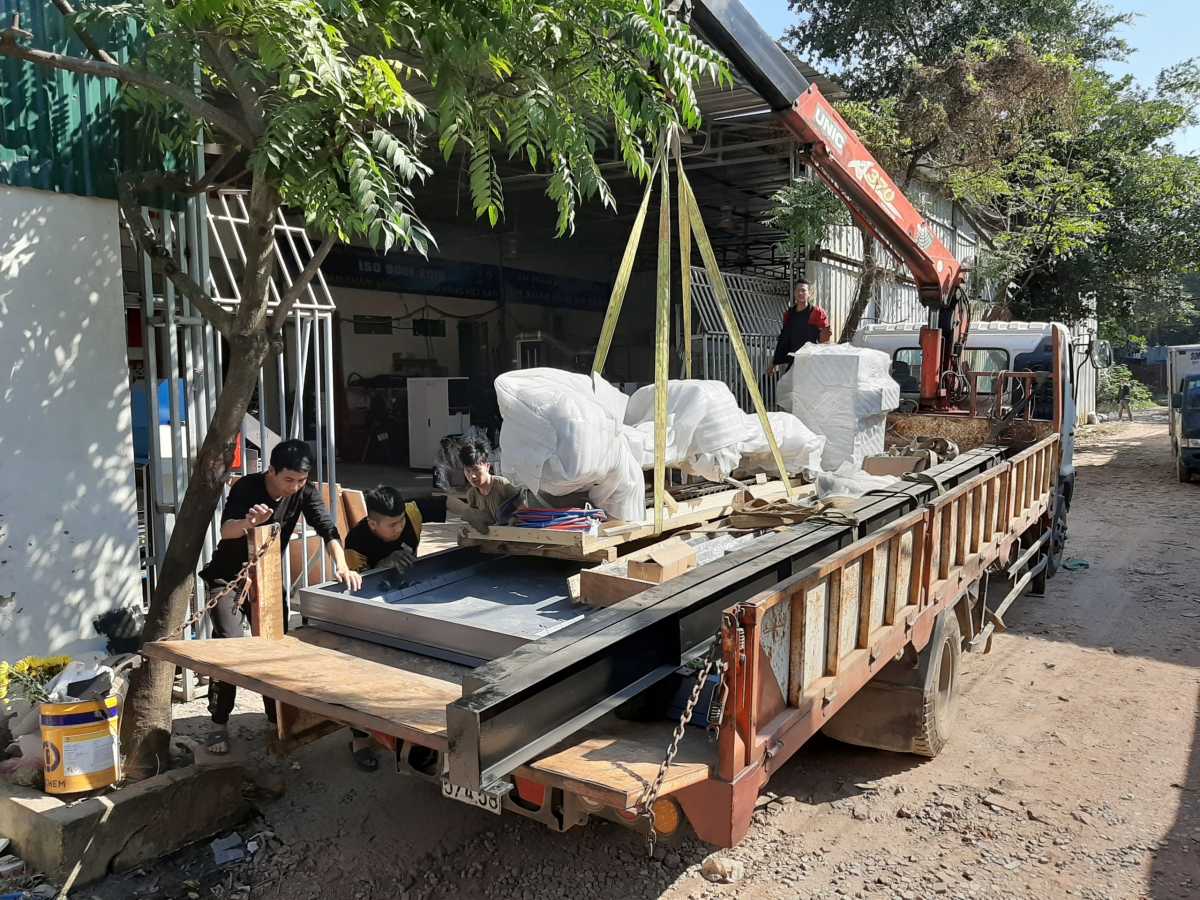 Đòng gói và vận chuyển tại CNC Việt Hàn